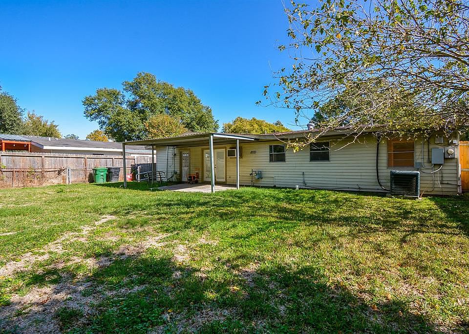 1st image of 5827 Anaqua Dr