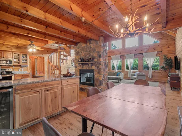 42 Marjorie Ct, Berkeley Springs, WV 25411