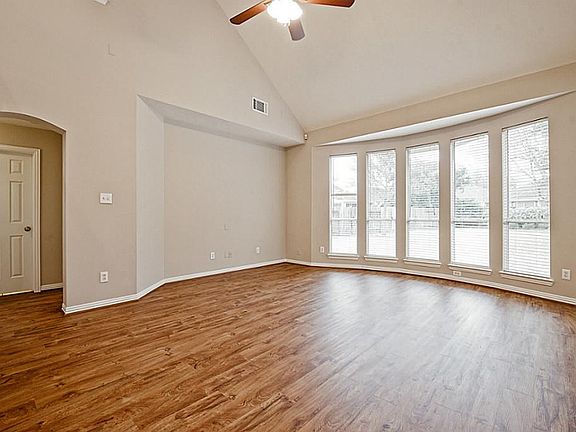 5th image of 13011 Poydras Ct