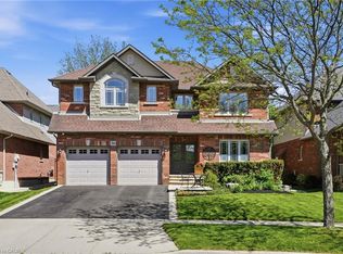 16 Oldmill Rd, Hamilton, ON L9G 5E2
