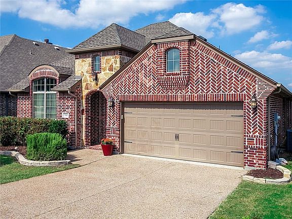 2nd image of 700 Osage Dr