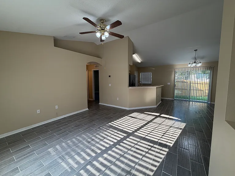 835 Lancaster Ave — Photo 8