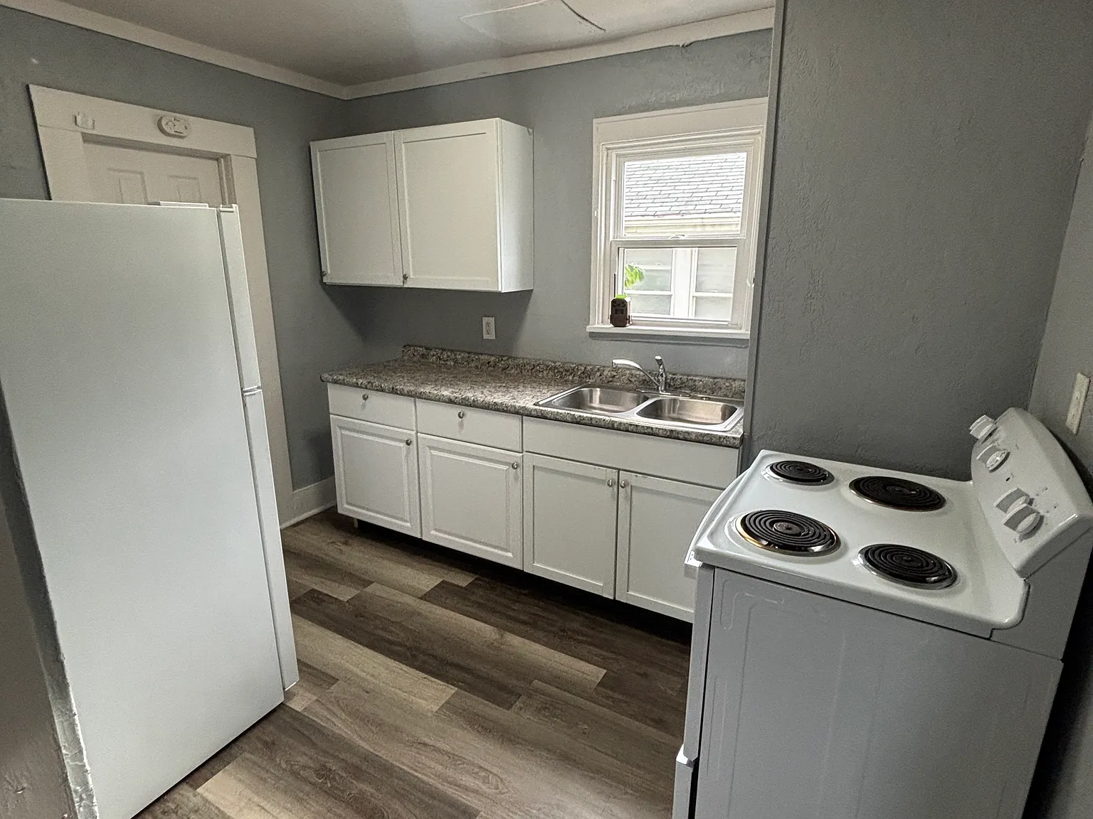 4 bed, 1.5 bath, 1104 sqft, $1,150 — Photo 4