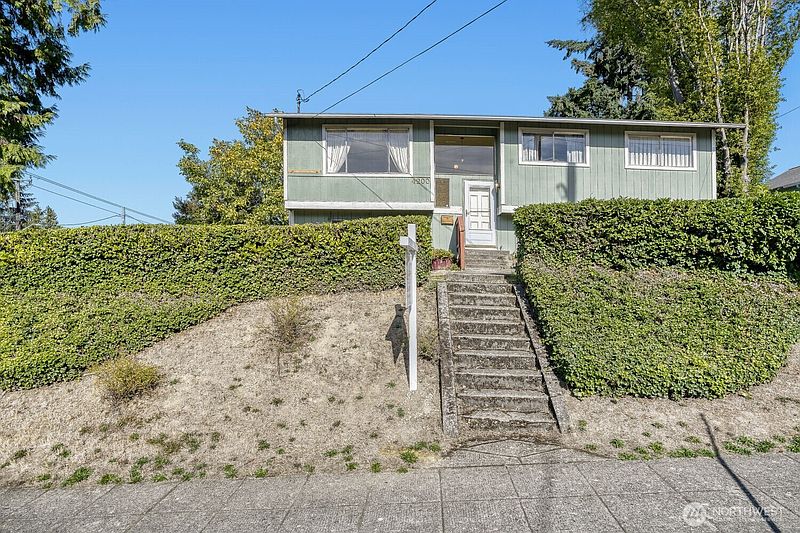 3rd image of 4200 S Ferdinand Street