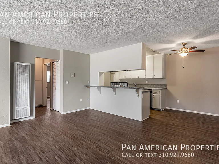 2704 Vanderbilt Ln #13 — Photo 2