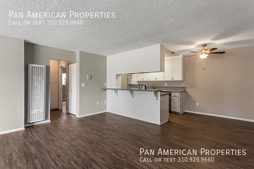 Building Photo - 2704 Vanderbilt Ln #13