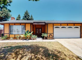 305 E Bradenhall Dr, Carson, CA 90746