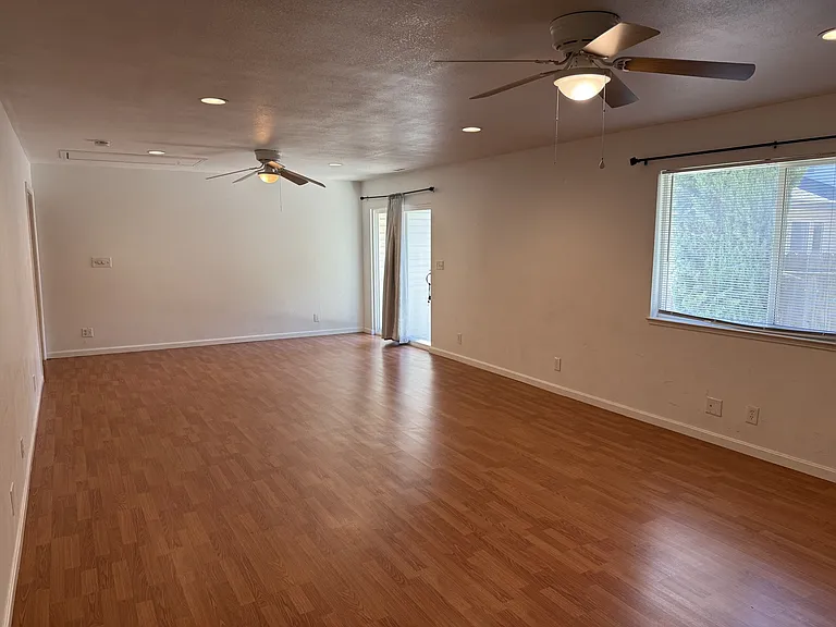 3016 Winchester Way — Photo 10