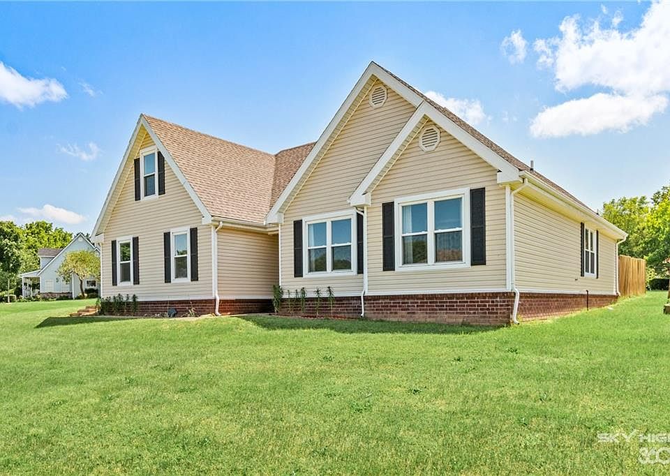 1st image of 1957 S Tallgrass Dr