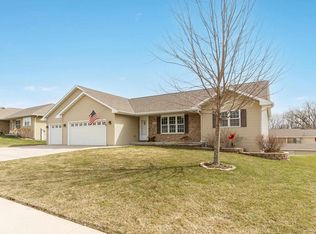 331 Monroe St, Beaver Dam, WI 53916