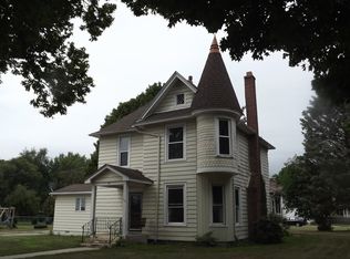 103 S Belmont Ave, Watseka, IL 60970