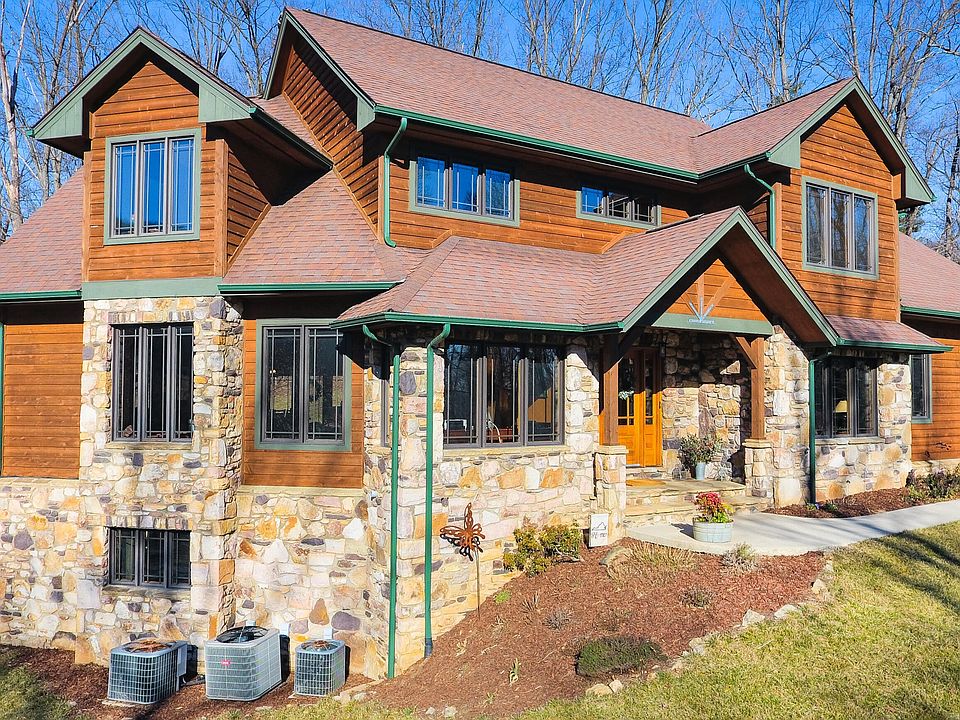 1st image of 7521 Countrywood Dr