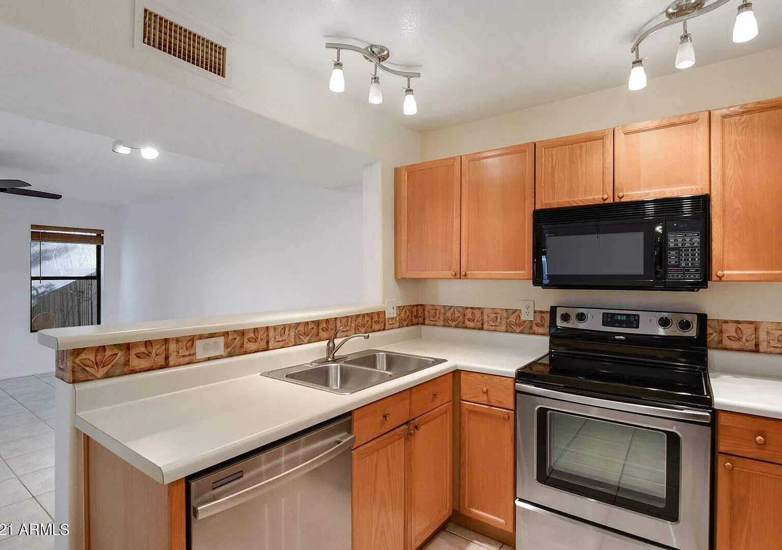 Islands Townhouse — Photo 3