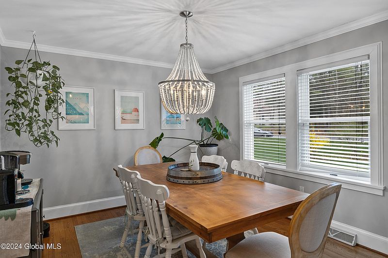 4th image of 2 Knollwood Drive