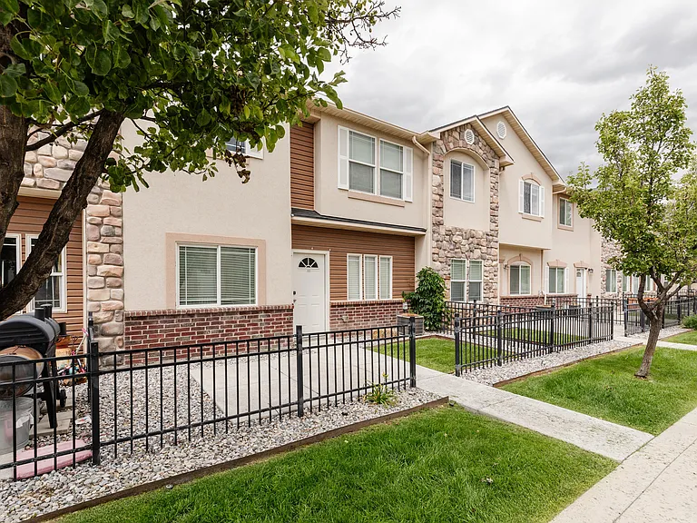 484 W 1490 N #102 — Photo 27