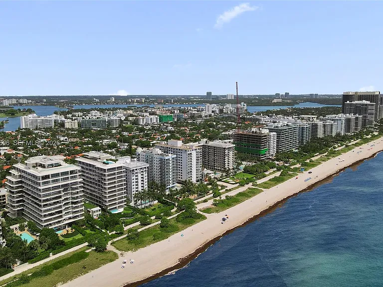 9225 Collins Ave #1402 — Photo 16