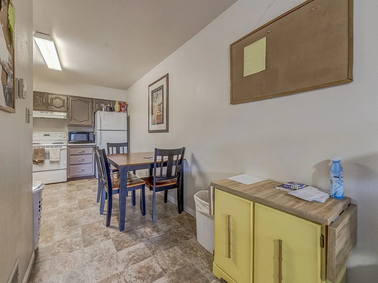 2 bed, 1000 sqft, $369 — Photo 4