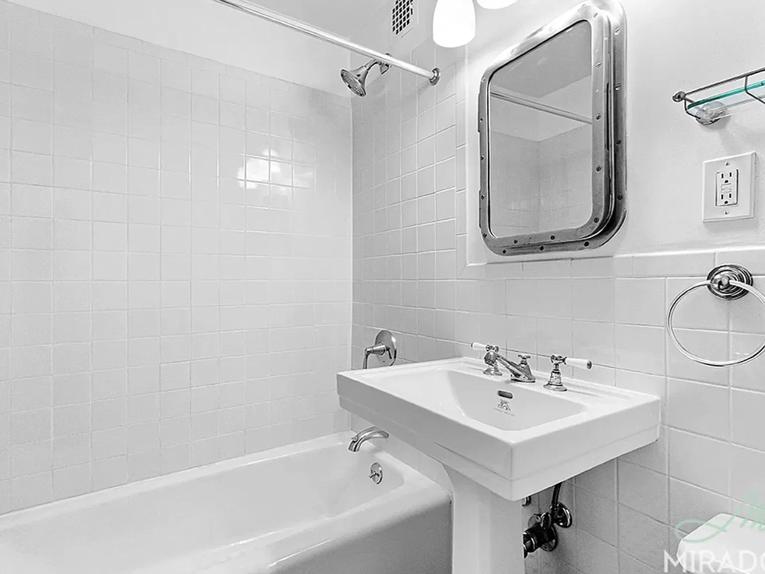 43 West 16th Street — Photo 4
