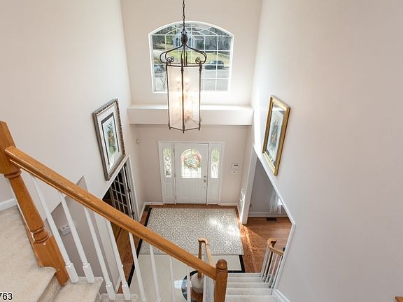 4th image of 2 Ridge Rd