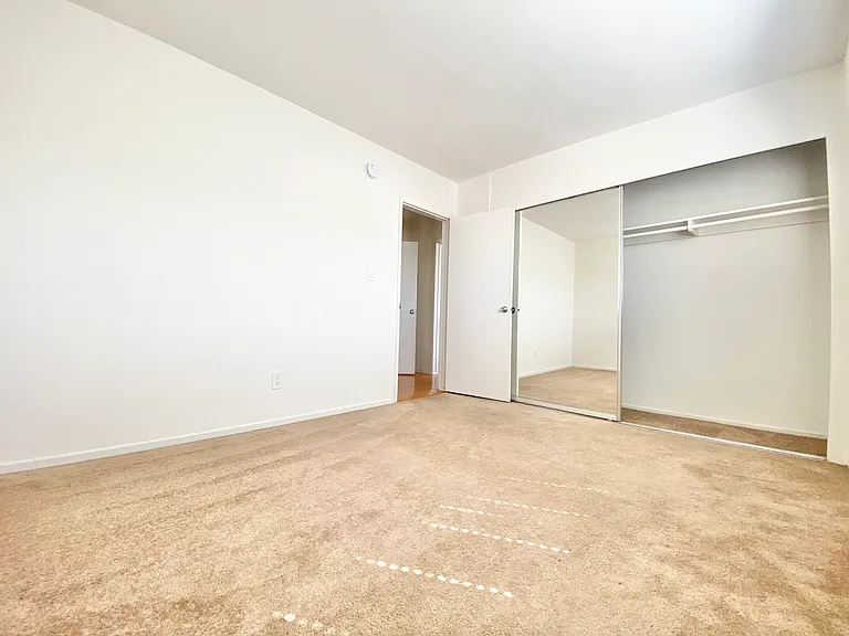 21 Thornton Ave — Photo 7