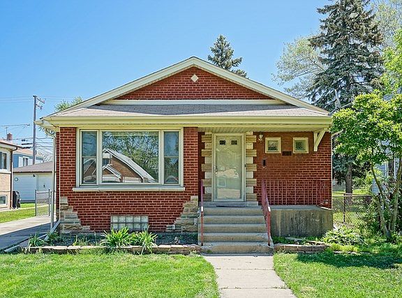2nd image of 9715 S California Ave