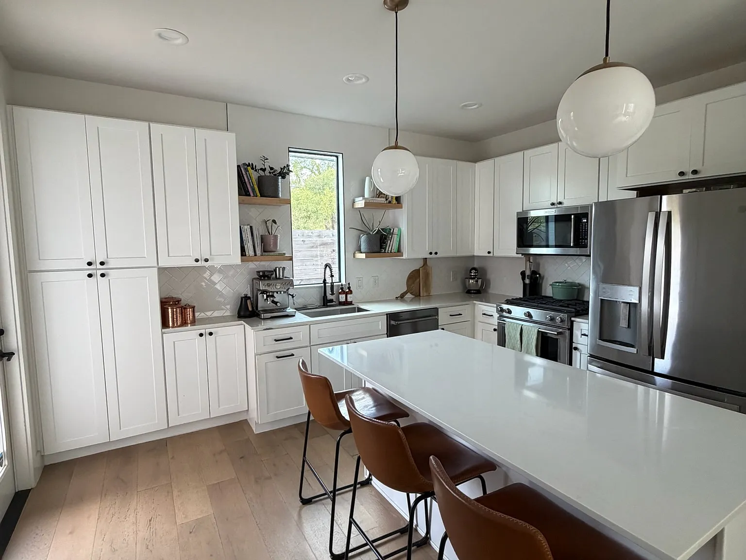 2 bed, 2.5 bath, 1117 sqft, $2,995 — Photo 2