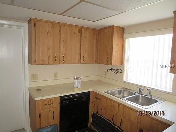 3rd image of 5875 Oleander Dr