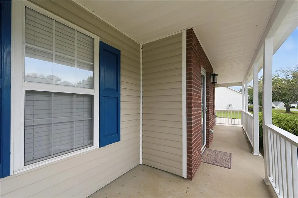 3 bed, 2.5 bath, 1630 sqft, $1,850 — Photo 4