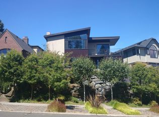 2200 W Viewmont Way W, Seattle, WA 98199