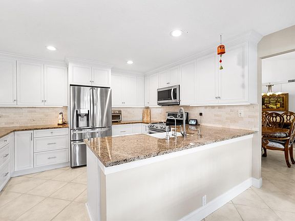 5th image of 7604 Lexington Lane