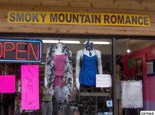 716 Parkway STE 107, Gatlinburg, TN 37738