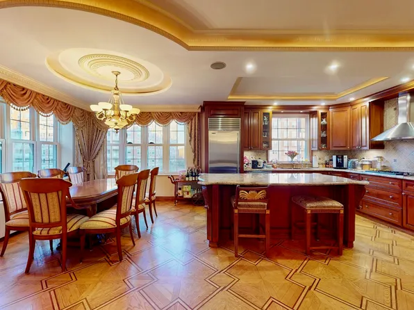 120 Oceana Drive West image 2 of 37