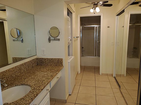 Dressing room and ensuite bathroom