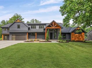 9517 Linden St, Overland Park, KS 66207