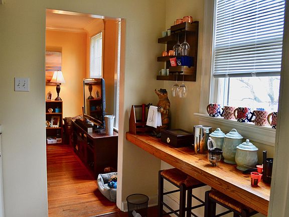 Breakfast nook