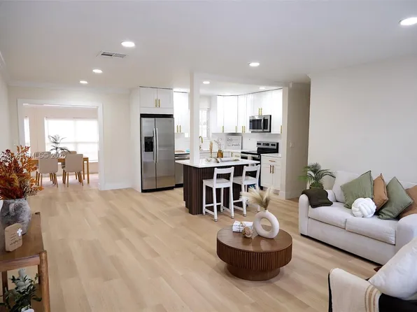 1084 SW 4th Ave, Pompano Beach, FL 33060