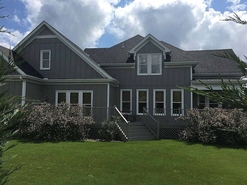 2nd image of 7014 Thornwood Ln SE