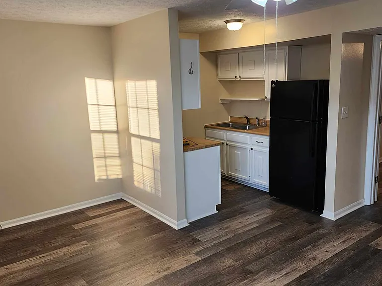 163 Transcript Ave #10 — Photo 3