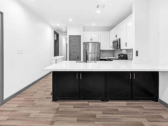 5th image of 3625 Lydia St #3625