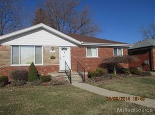 24891 Warrington Ave, Eastpointe, MI 48021