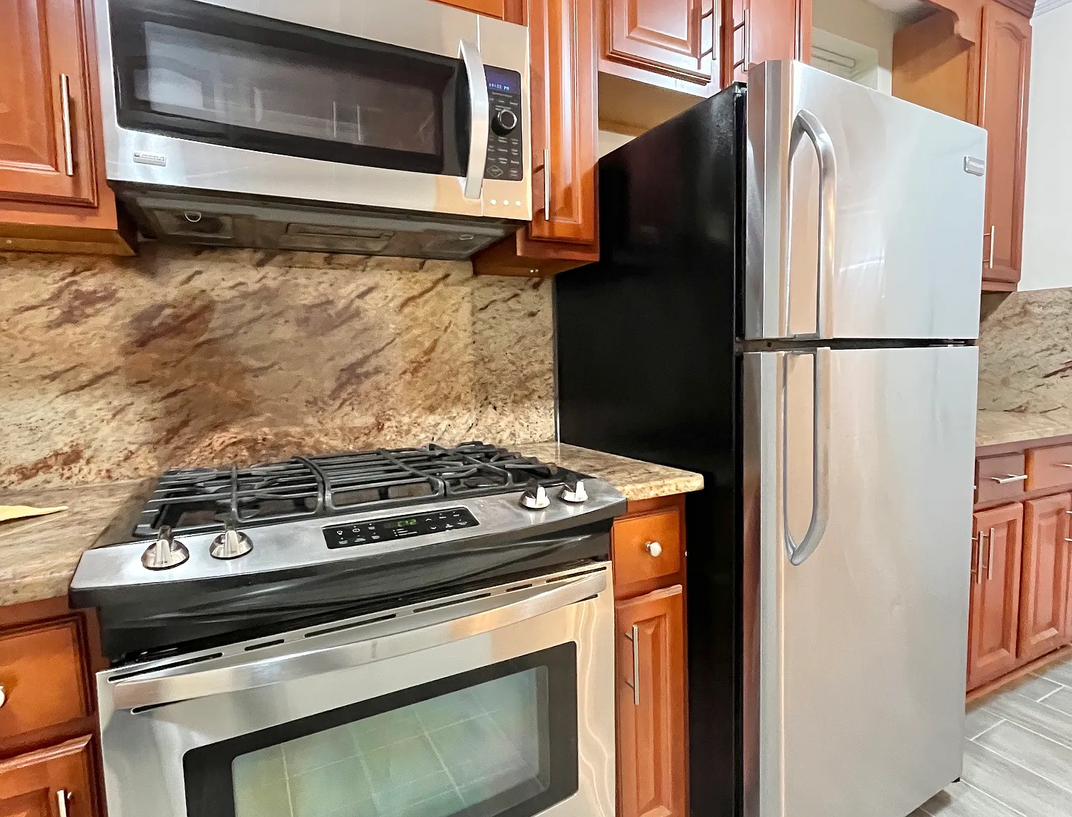 2 bed, $3,000 — Photo 2