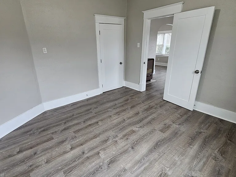 Bedroom 11'7" x 10'8"