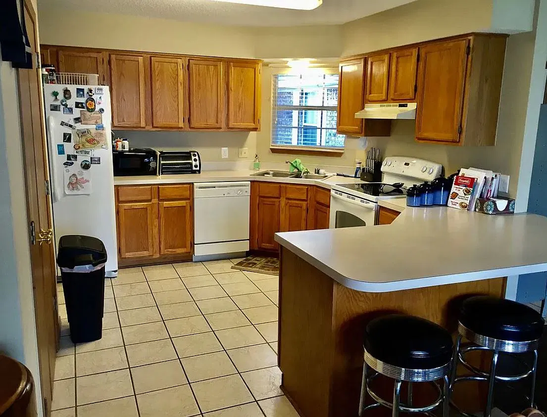 3 bed, 1500 sqft, $1,550 — Photo 4
