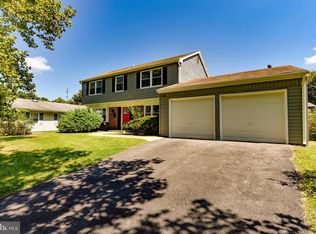 33 Neptune Ln, Willingboro, NJ 08046