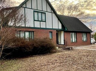 2016 Candelar Dr, High Point, NC 27265