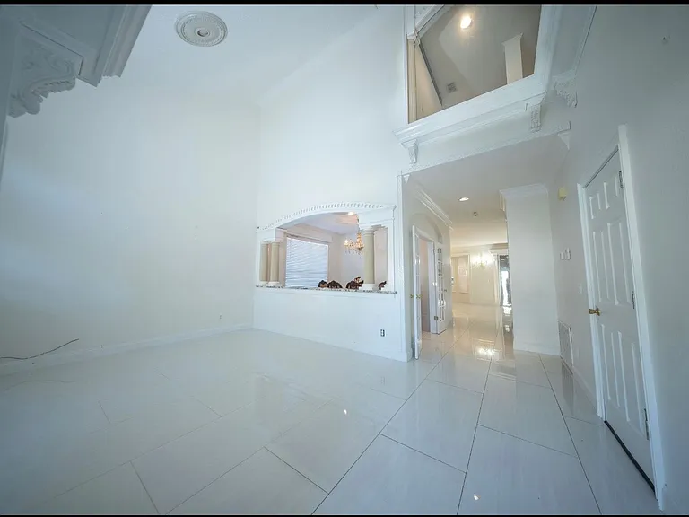 5456 Los Palma Vista Dr — Photo 2