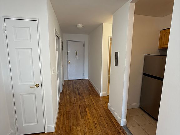 3rd image of 2112 Starling Ave APT 1F