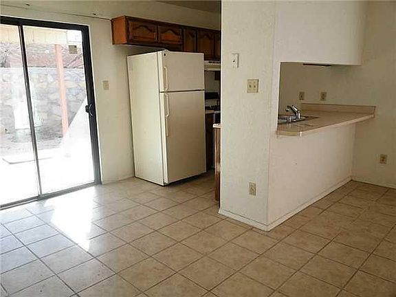 4th image of 1372 Trudy Elaine Dr APT B