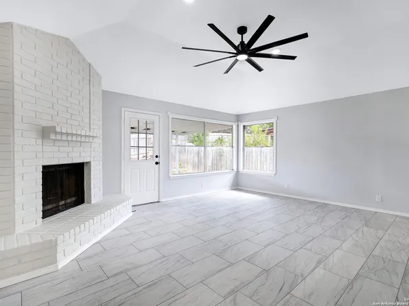 7811 Forest Path, Live Oak, TX 78233