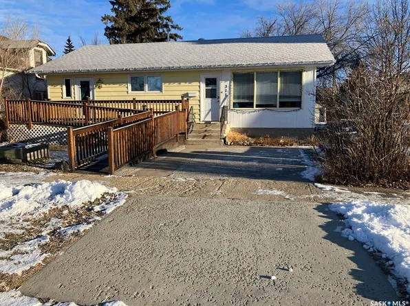 311 1st STREET W, Nipawin, SK S0E 1E0